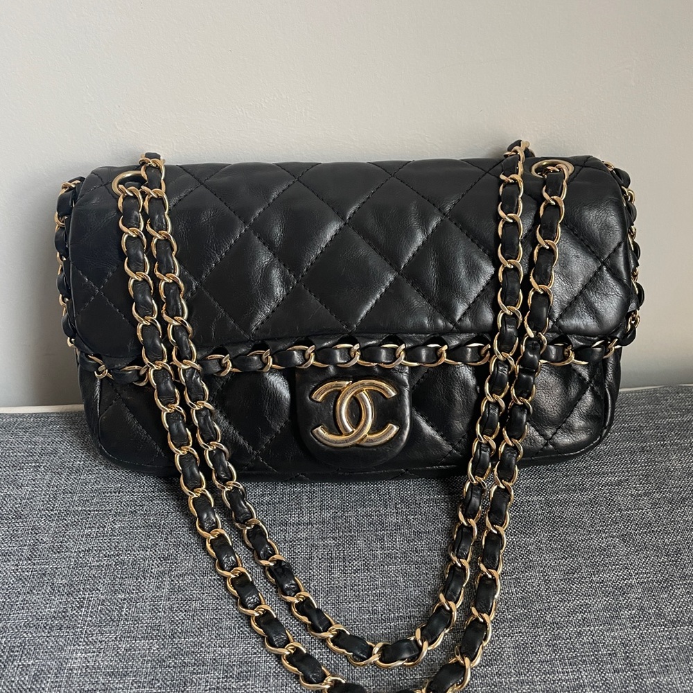 Chanel classic chain flap bag